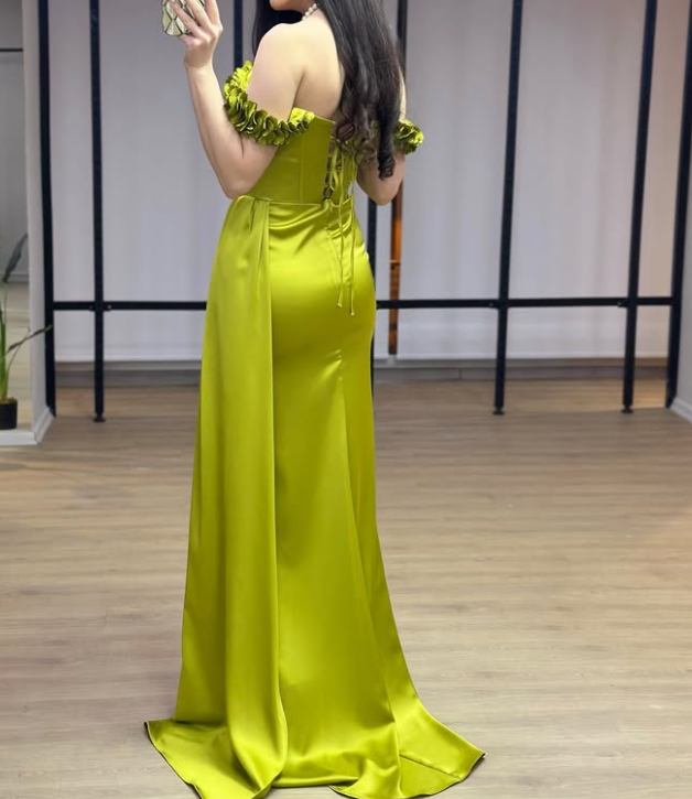 Elegant 3D Floral Off-Shoulder White Mermaid Satin Prom Formal Gown with Slit SP047