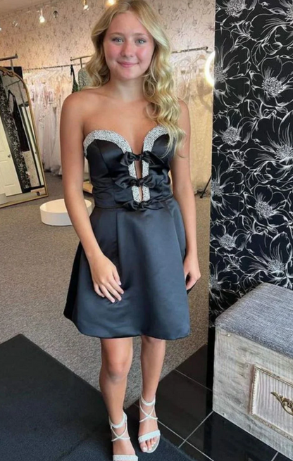 Elegant Beaded Black Tube Top A-Line Homecoming Gown with Bows HM090