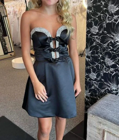 Elegant Beaded Black Tube Top A-Line Homecoming Gown with Bows HM090