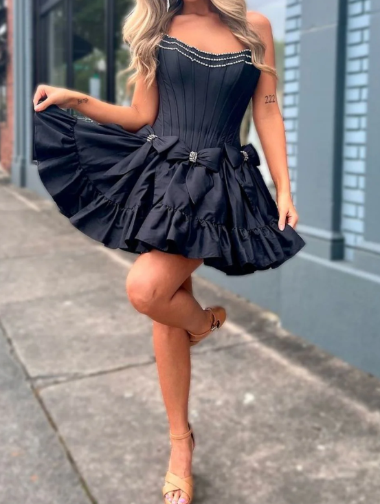 Elegant Beaded White A-Line Tiered Ruffle Satin Party Gowns with Bows HM095