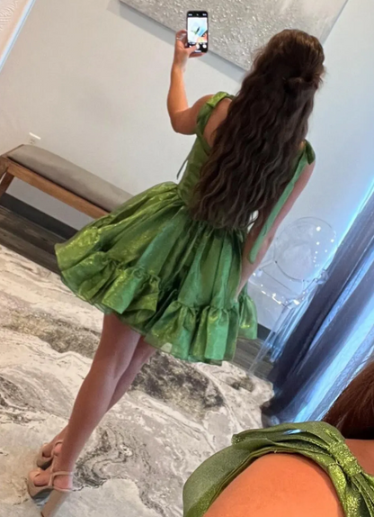 Elegant Champagne Sweetheart A-Line Homecoming Gown with Bow HM097