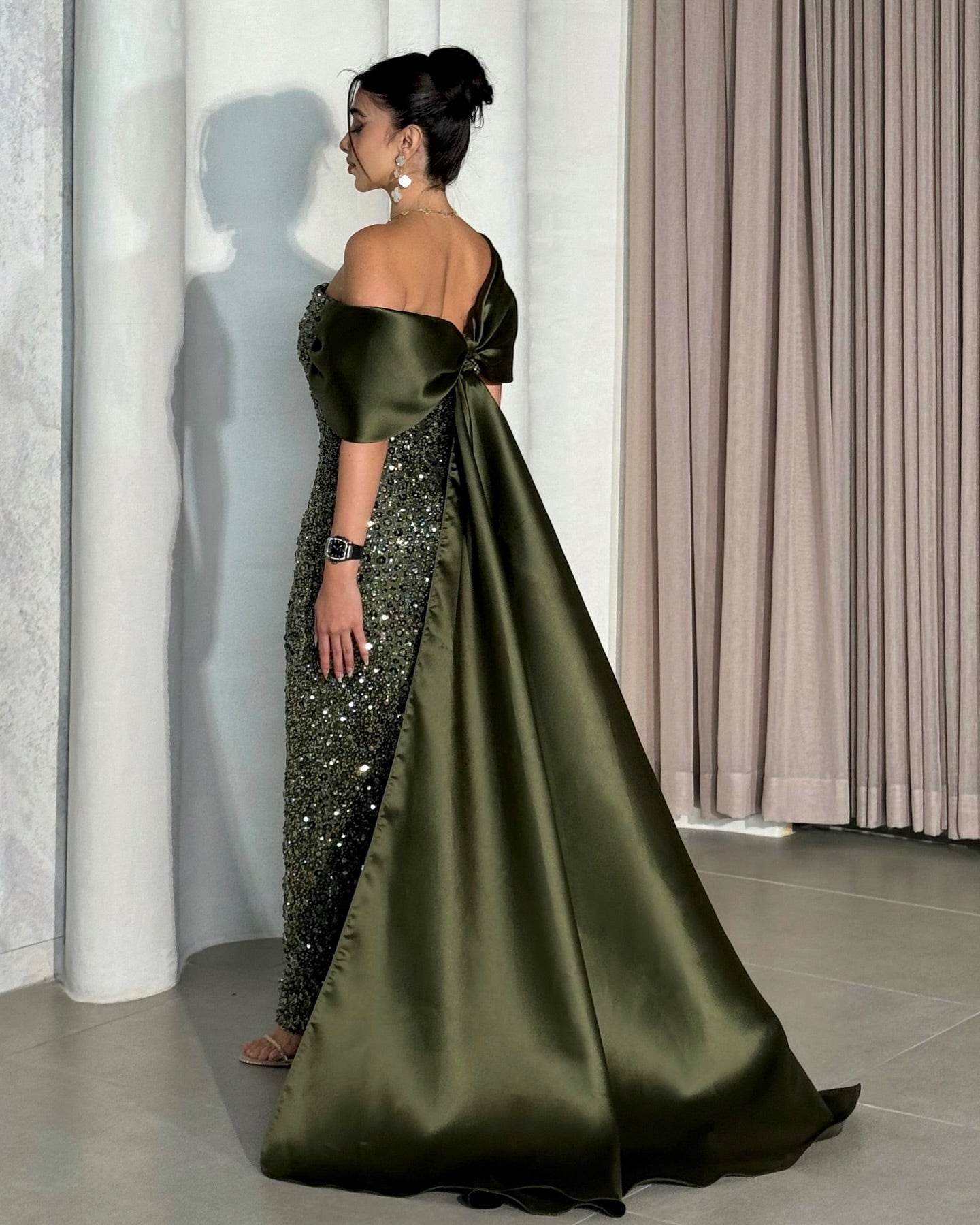 Luxury Burgundy Beaded One Shoulder Arabic Evening Dress with Overskirt AE003